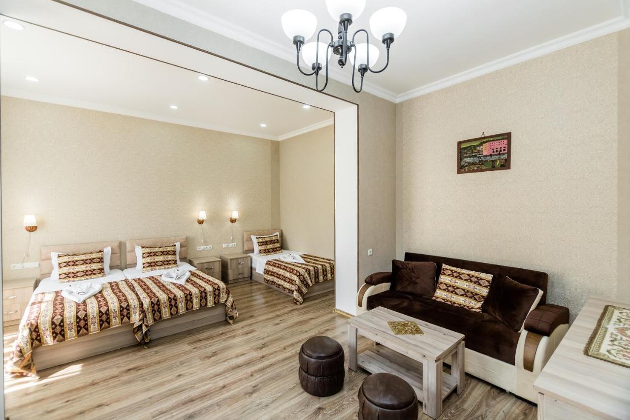 The Oldest Tbilisi Hotel Bagian luar foto
