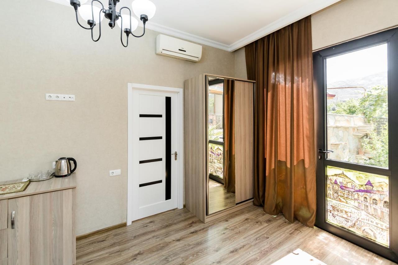 The Oldest Tbilisi Hotel Bagian luar foto