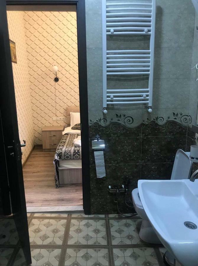 The Oldest Tbilisi Hotel Bagian luar foto